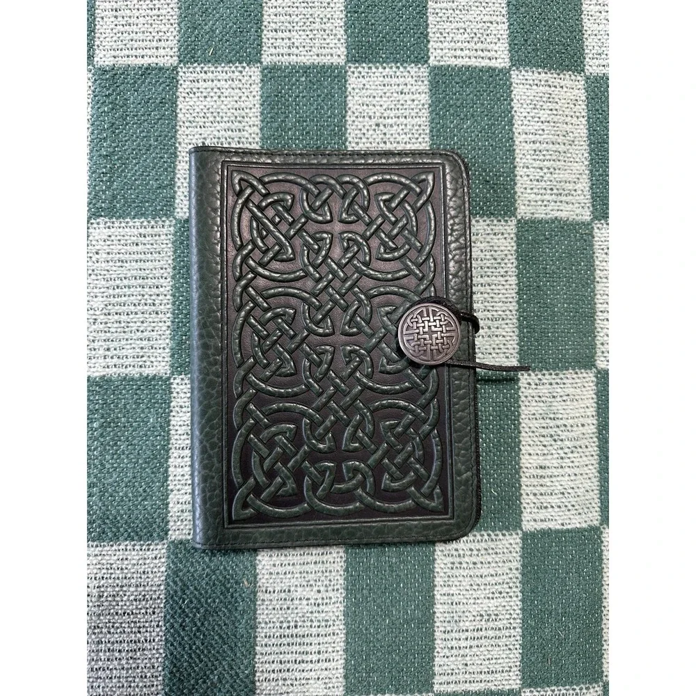 Oberon Design Day-Timer Embossed Leather Celtic 7